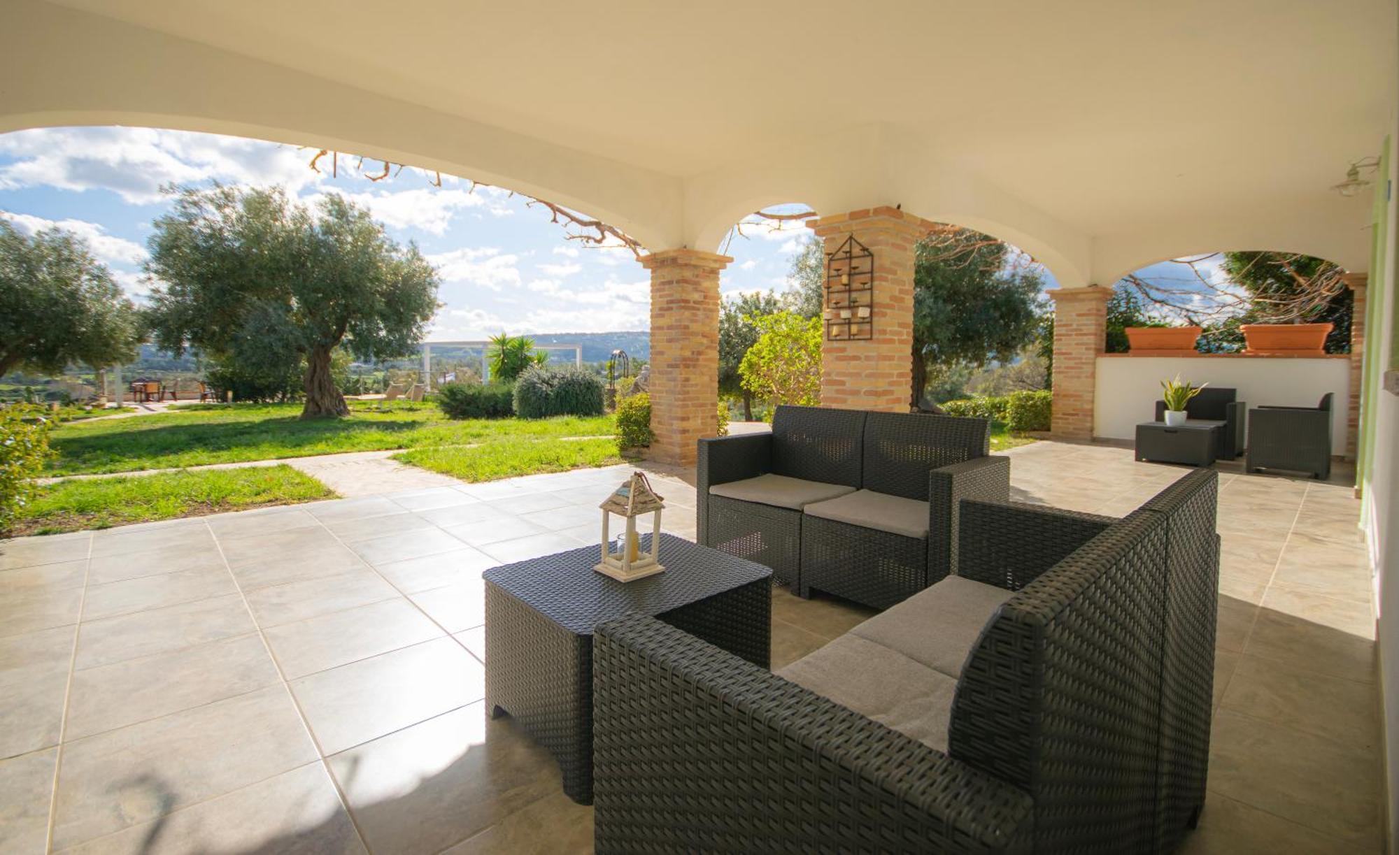 Hotel Essenza Di Mirto La Caletta Habitación foto