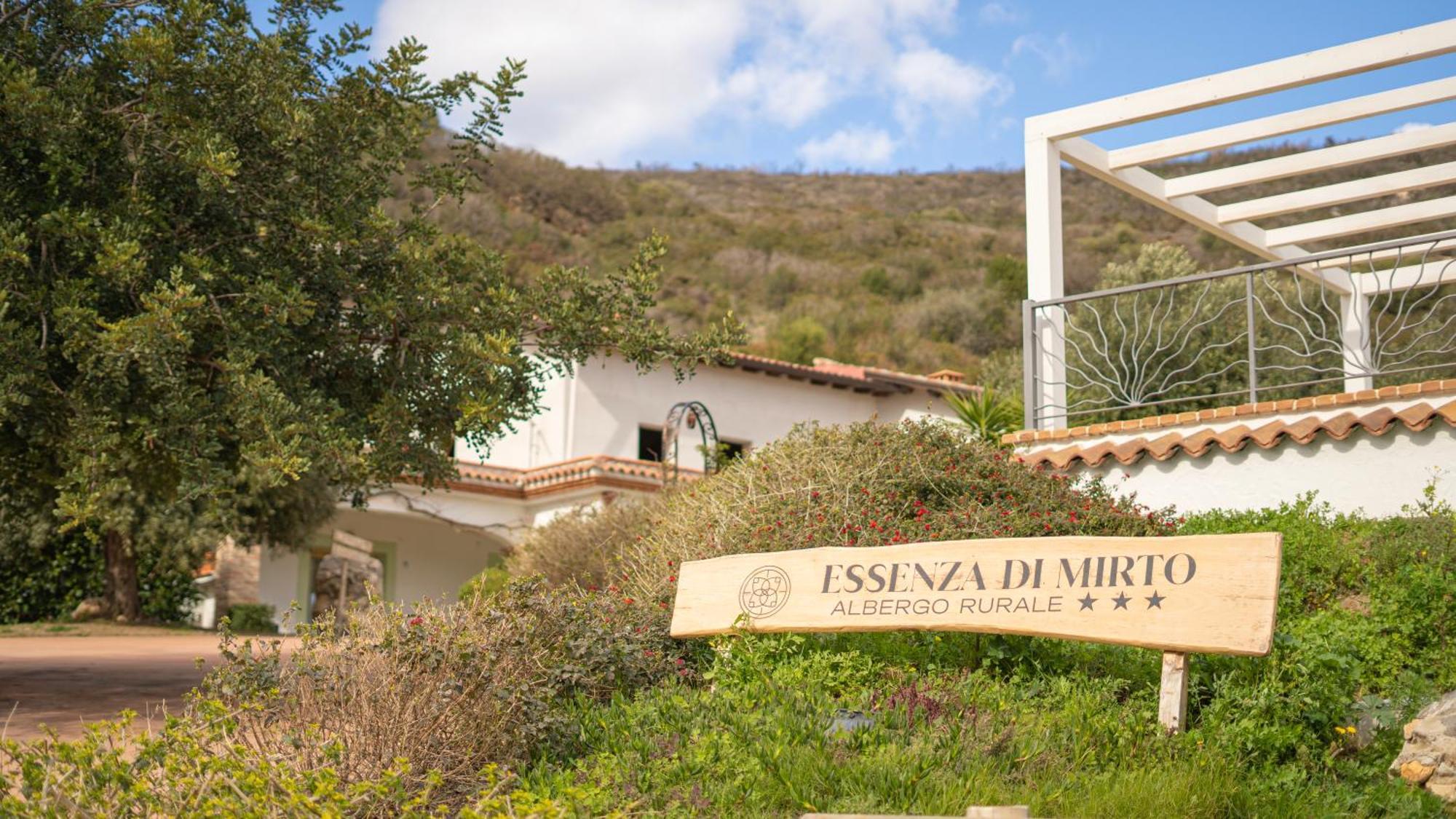 Hotel Essenza Di Mirto La Caletta Exterior foto